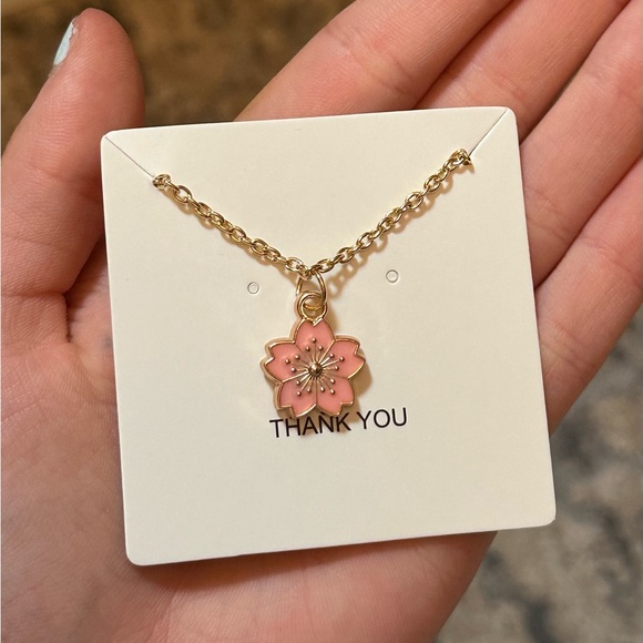 Pink Sakura flower necklace 🌸 - Picture 2 of 2